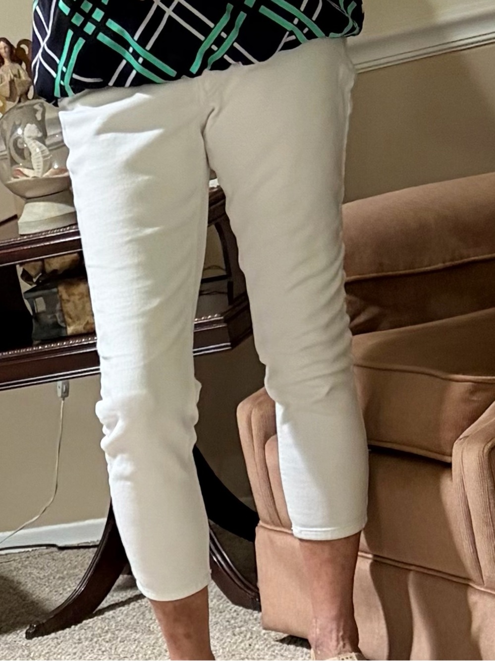 Crown & Ivy white cropped jeans